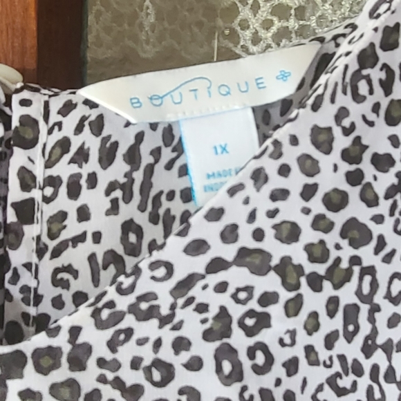 Women's black an white small leopard print size 1x - Picture 3 of 5